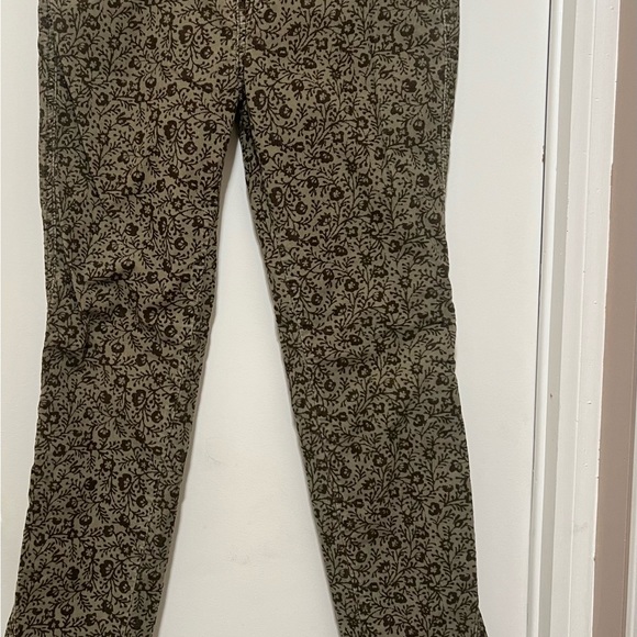 FREE PEOPLE DITSY FLORAL CORDUROY CORD TROUSER SKINNY PANTS ARMY GREEN/BROWN 31. - Picture 4 of 9